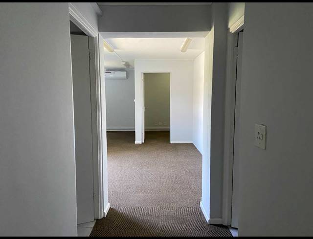 104M² OFFICE TO LET IN TOKAI